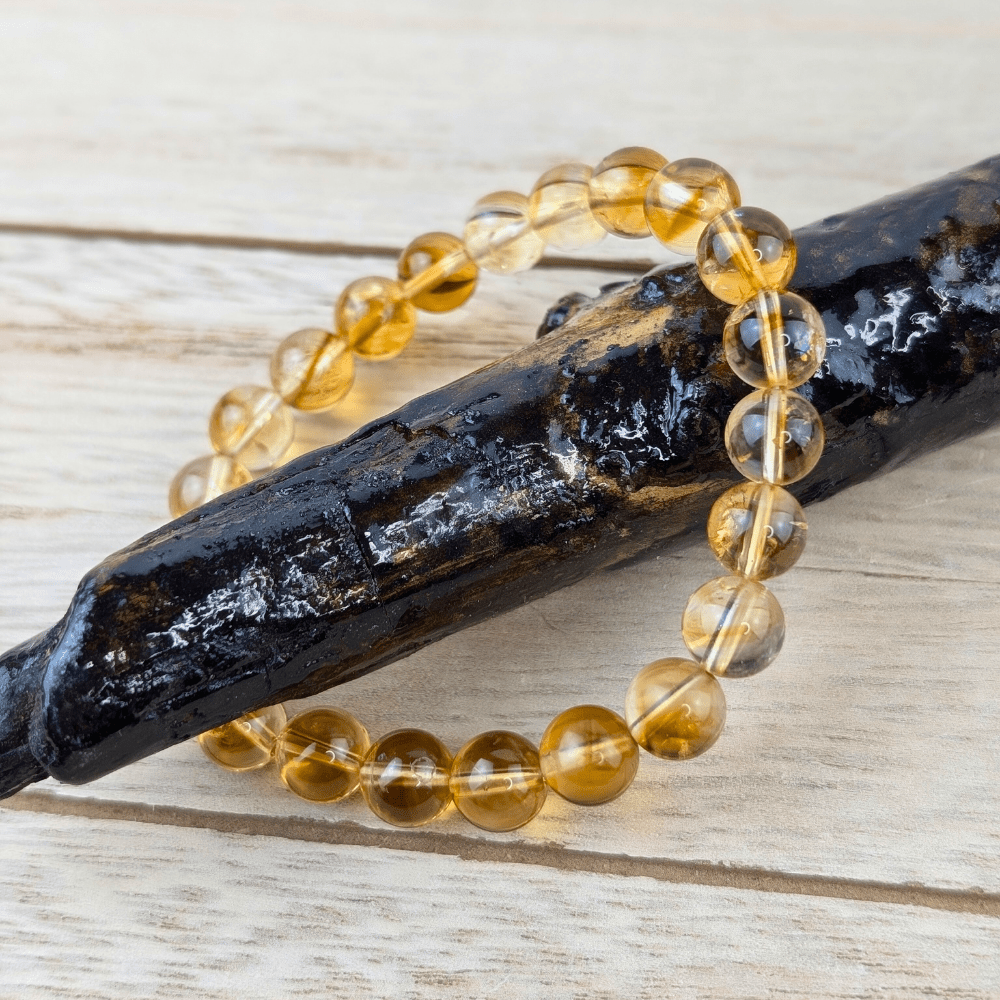 Citrine crystal for prosperity, confidence & manifestation.