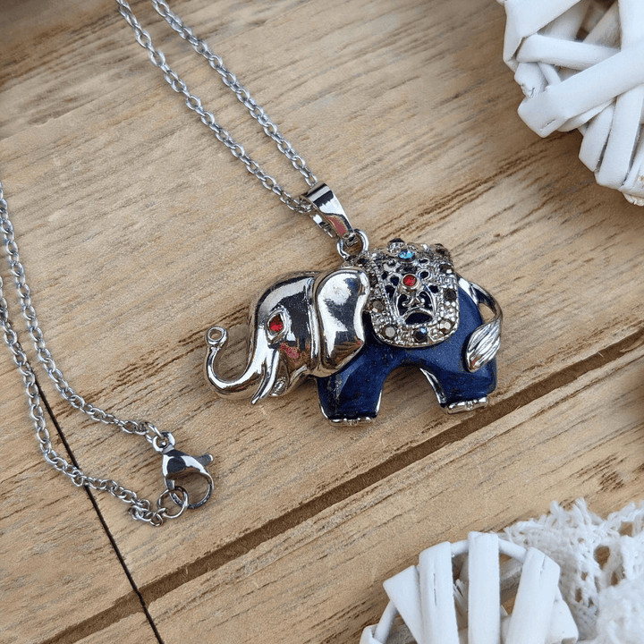 Collier éléphant en lapis-lazuli