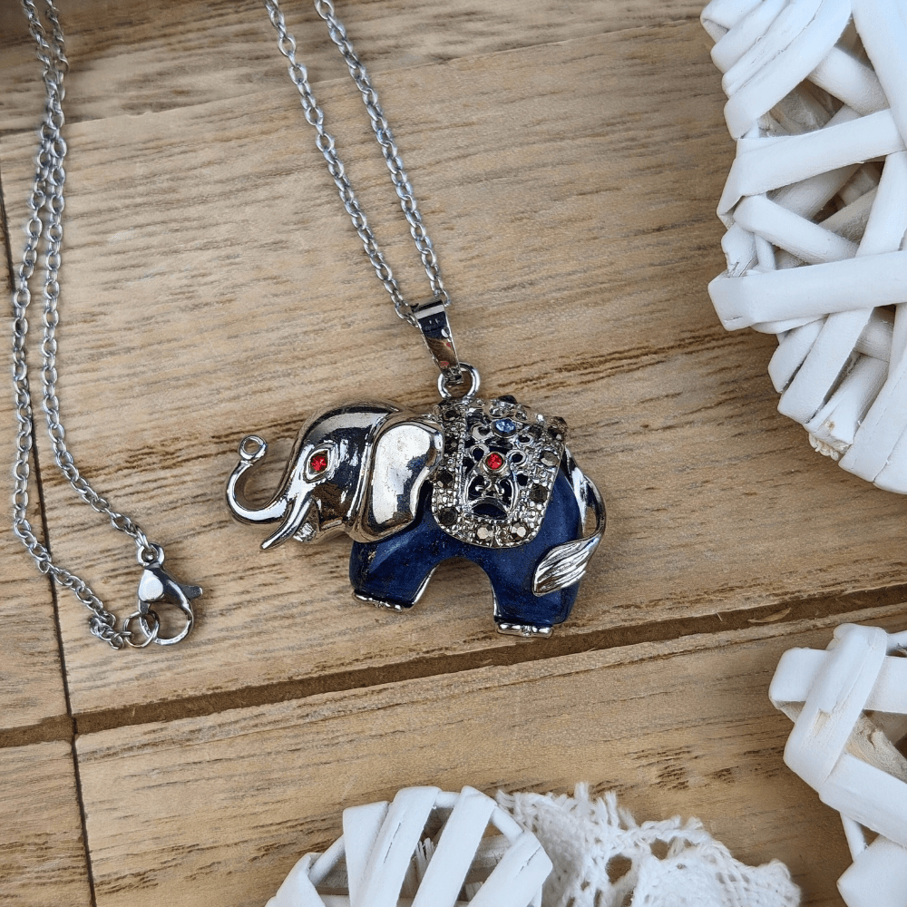Collier éléphant en lapis-lazuli