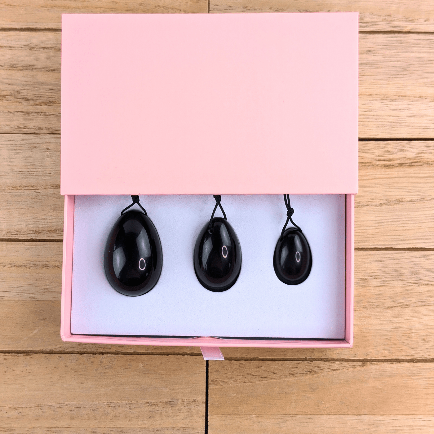 Ensemble d'œufs de yoni en obsidienne noire