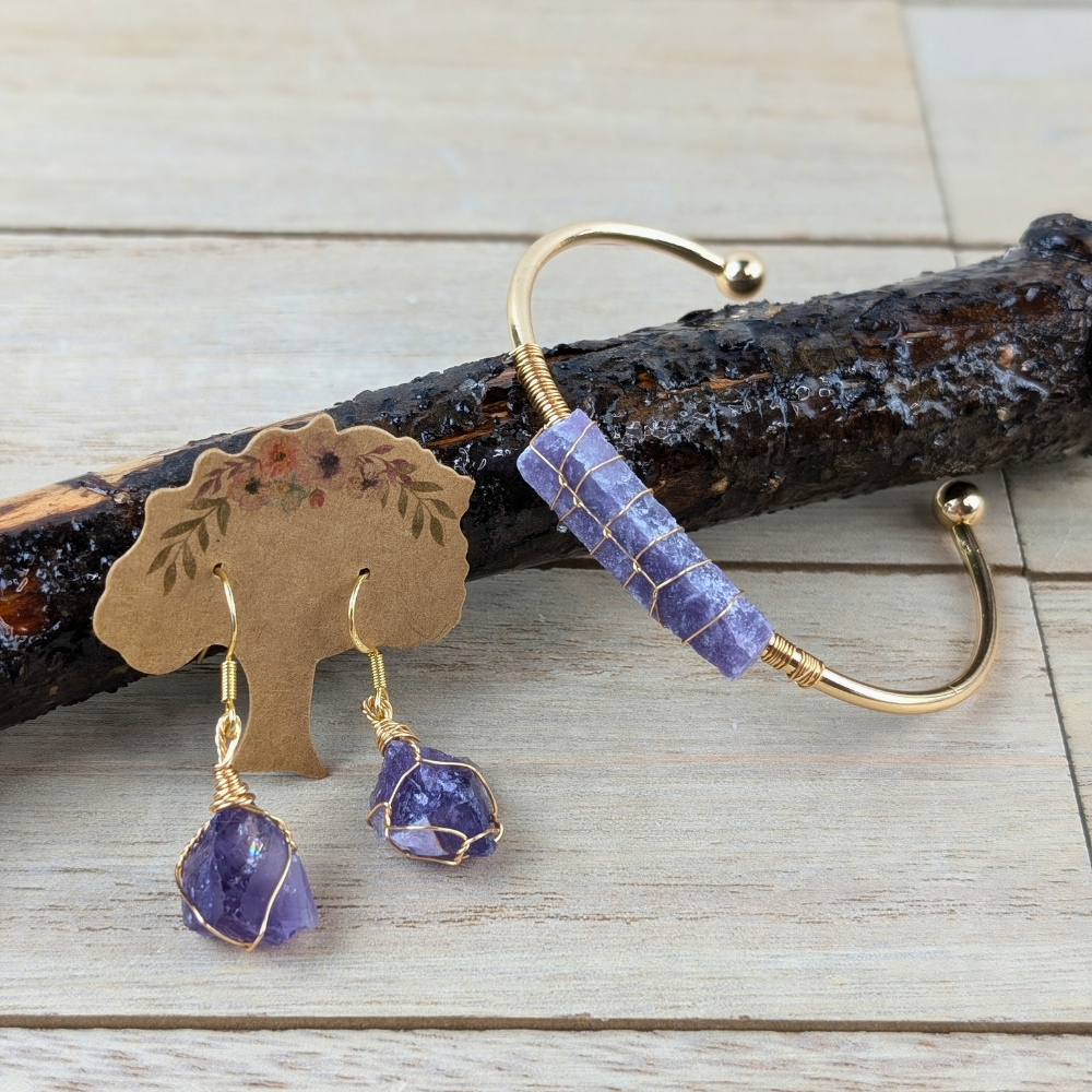 Protective amethyst jewelry set, bracelet and earrings in gold-plated iron