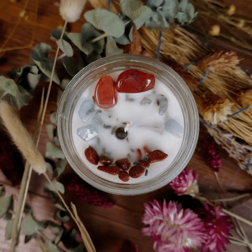 Astrologia Collection candle celebrating the courage of the god of war.
