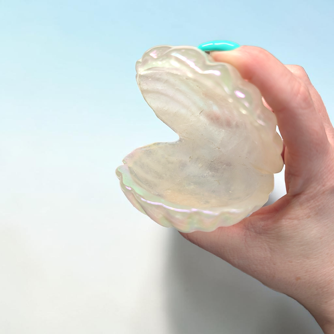 Aura Clear Quartz Crystal Clam Shell | Clear Quartz | Aura Purification and Spiritual Awakening | Zen Collection Canada