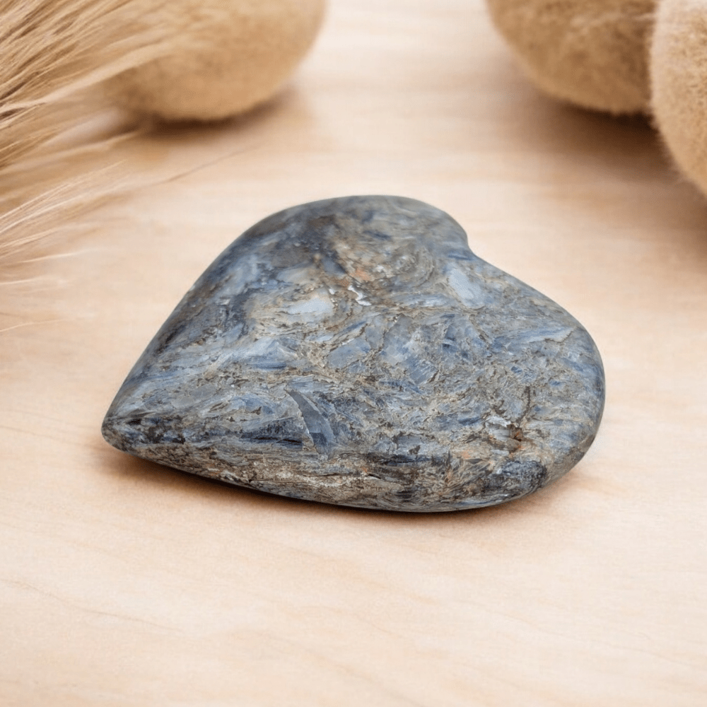 Spiritual guidance and psychic abilities with Blue Kyanite