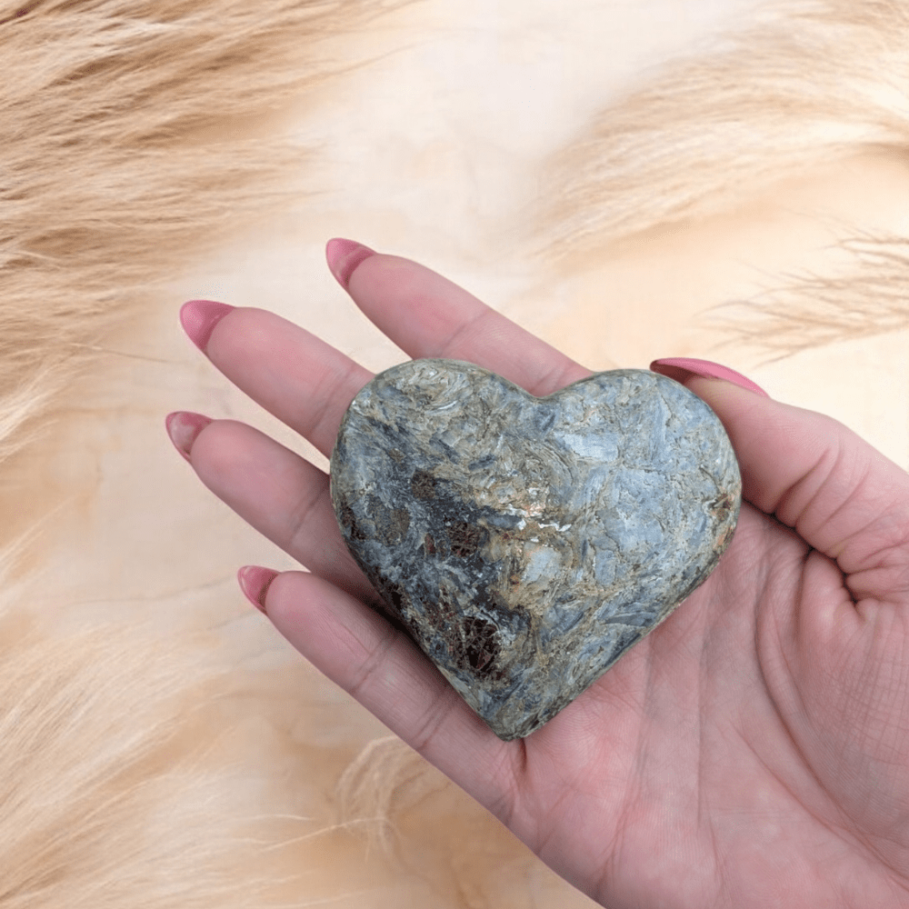 Energy flow and chakra balance with deep blue kyanite