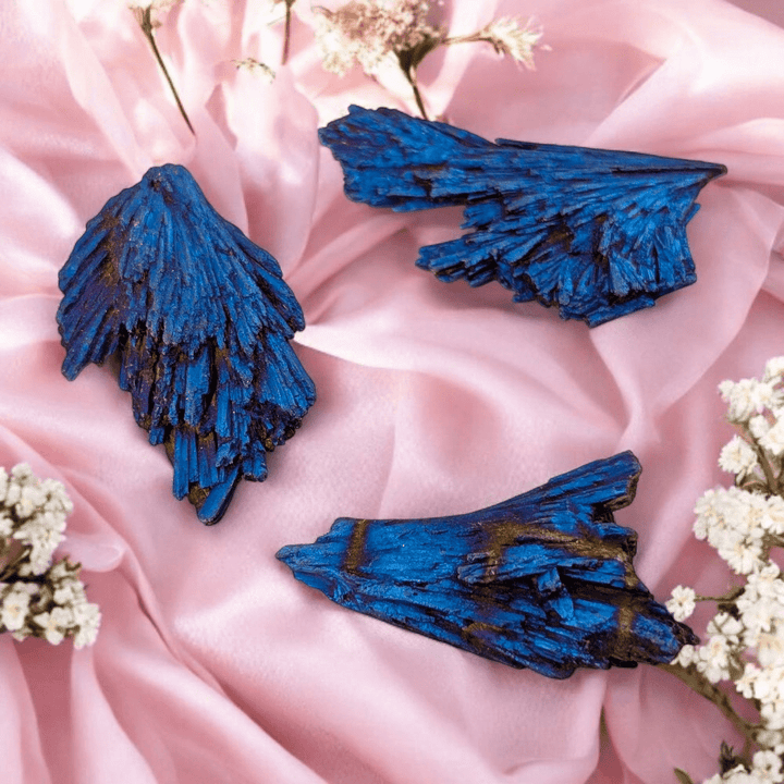 High-vibe aura kyanite crystal

