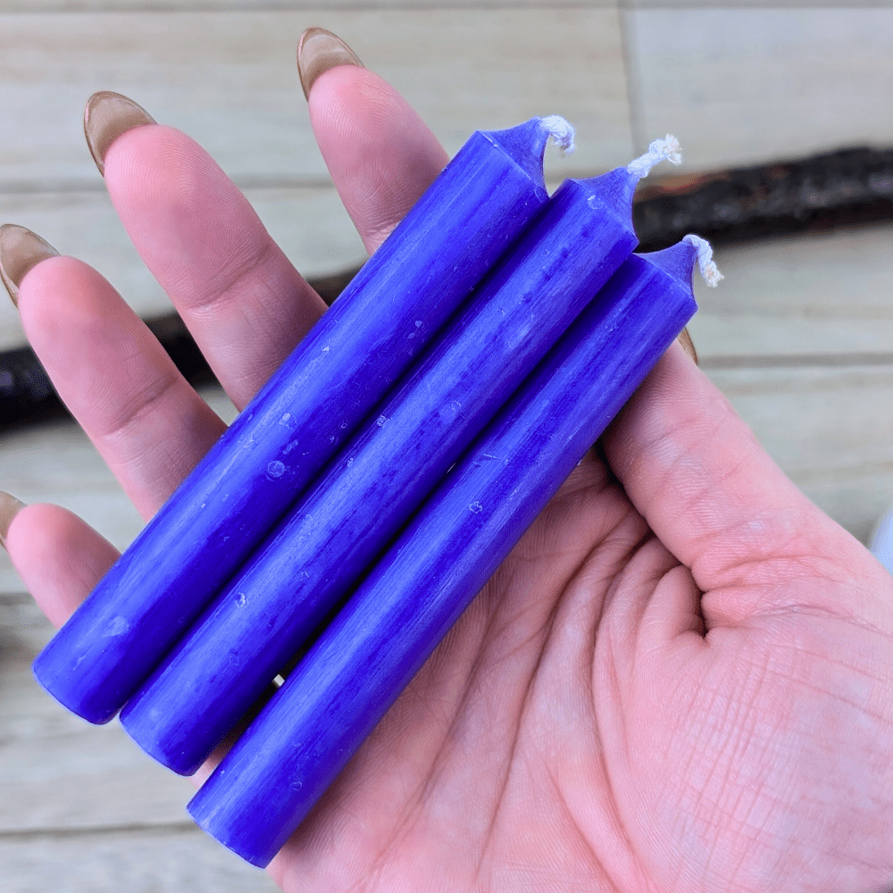Mini ritual candles in violet for chakra healing