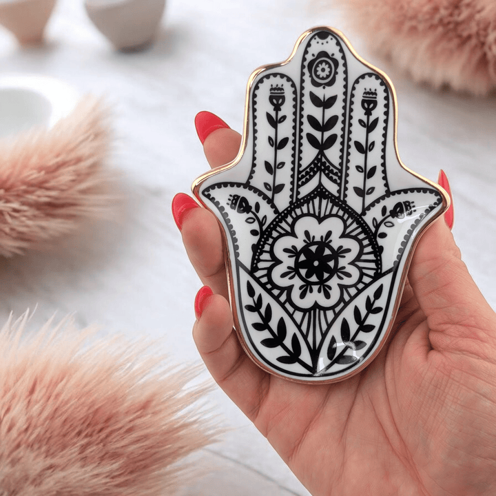 Palm-shaped protective ceramic tray