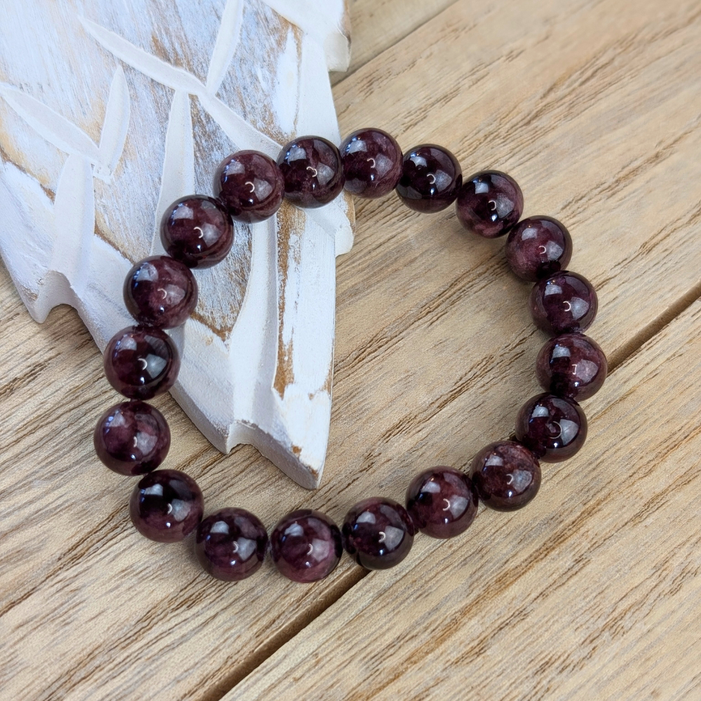 January birthstone garnet bracelet for grounding