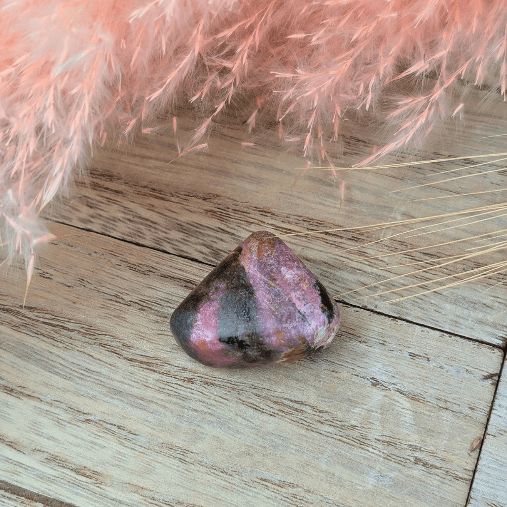 Our hand selected heart chakra crystal set will balance and improve the state of this energy center