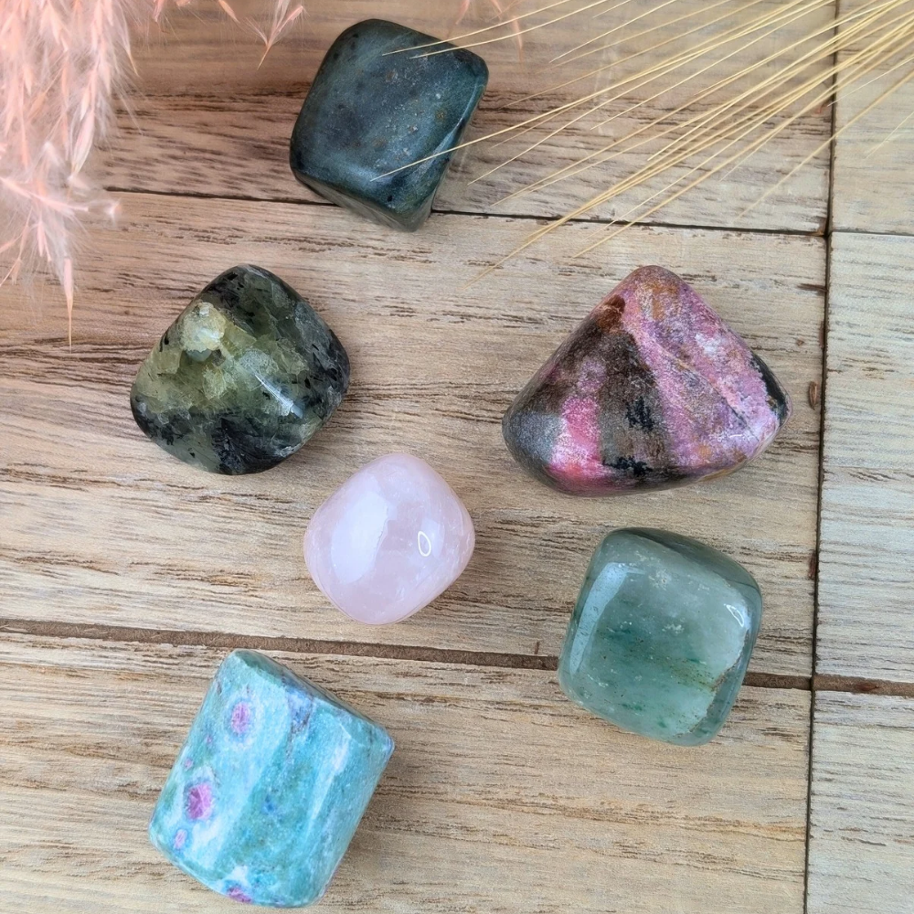 Our hand selected heart chakra crystal set will balance and improve the state of this energy center