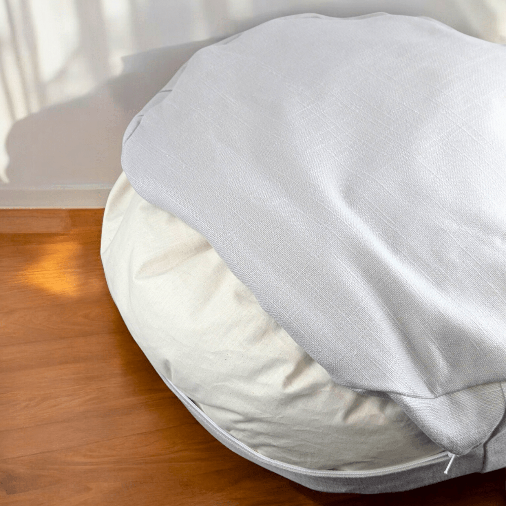 Round meditation pillow for improved posture and comfort