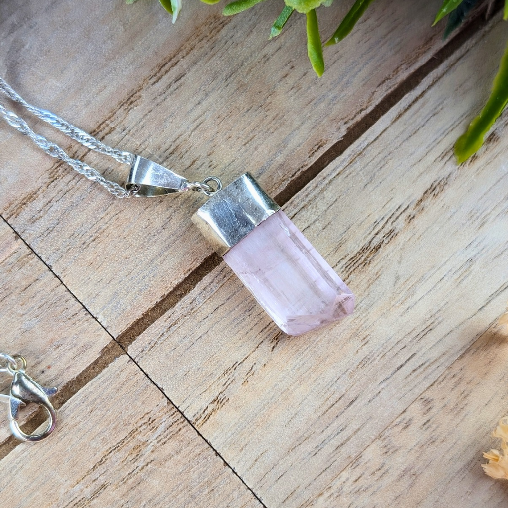 Heart chakra necklace with raw kunzite crystal