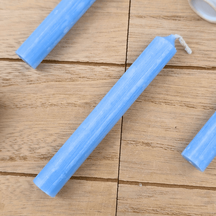 Ritual candle in light blue for clarity and mindfulness
