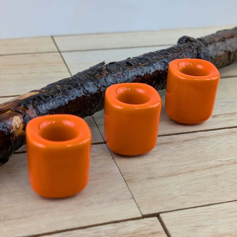 Energy-enhancing orange candle holder for rituals