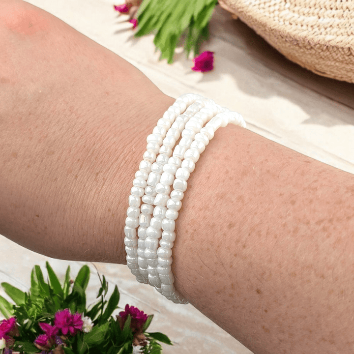 Stretch seed bead bracelets in white
