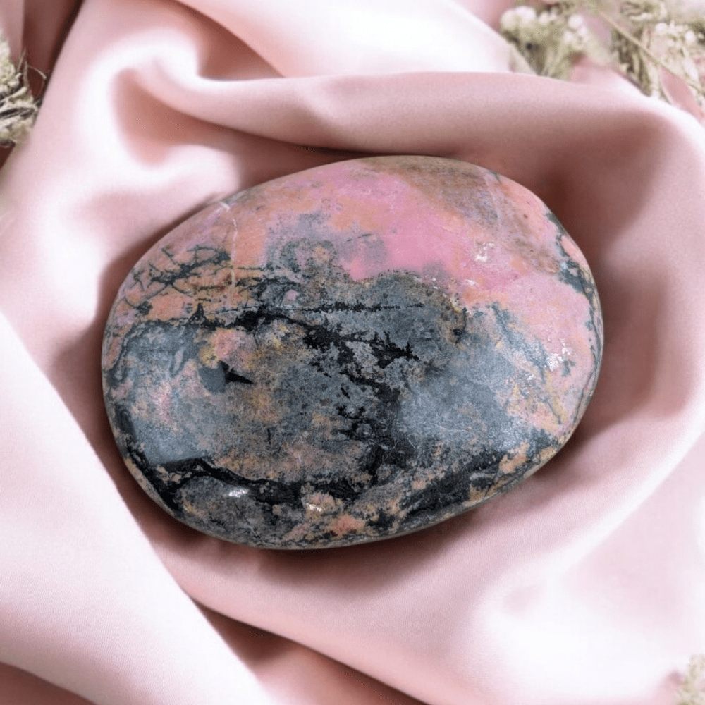 Rhodonite crystal for grounding energy