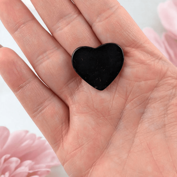 Heart-shaped Shungite sticker for phones