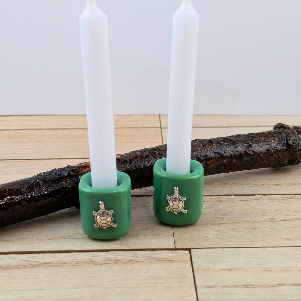 Turtle-themed chime candle holder for grounding rituals