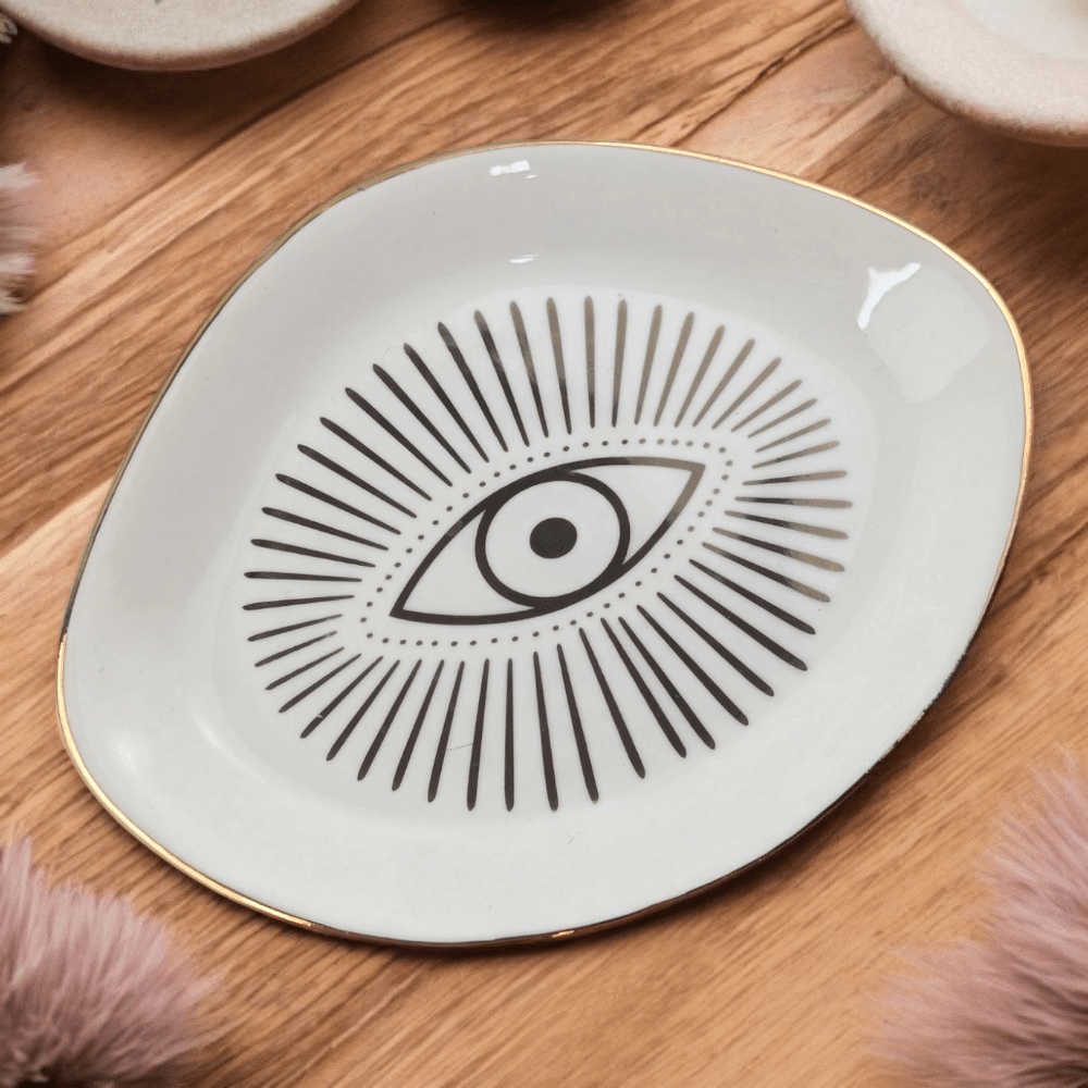Ceramic eye-shaped tray for protection