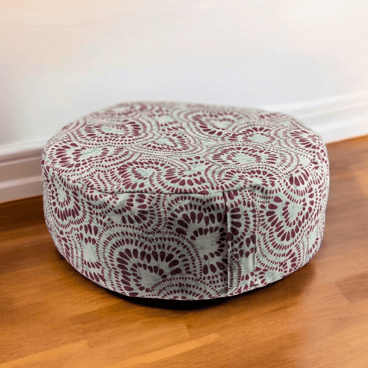 Meditation pillow with natural buckwheat hull filling