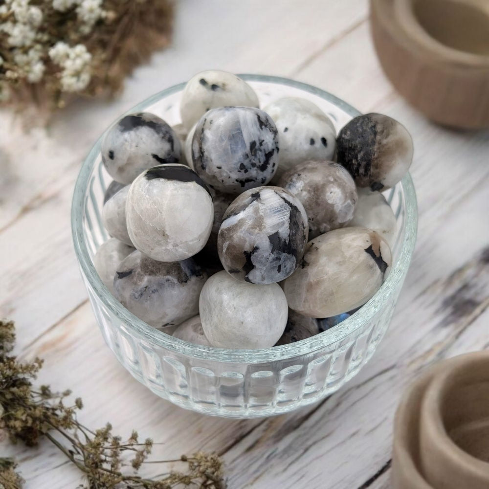 rainbow moonstone for intuition and moon rituals available at Canadian crystal store near me.