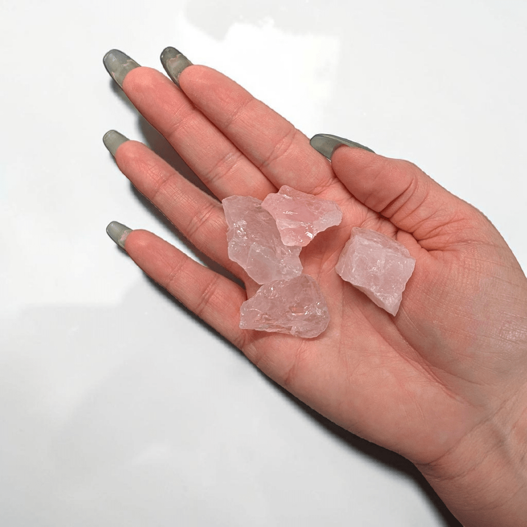 Cristaux de quartz rose bruts