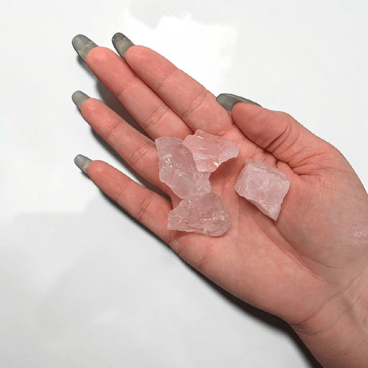Cristaux de quartz rose bruts
