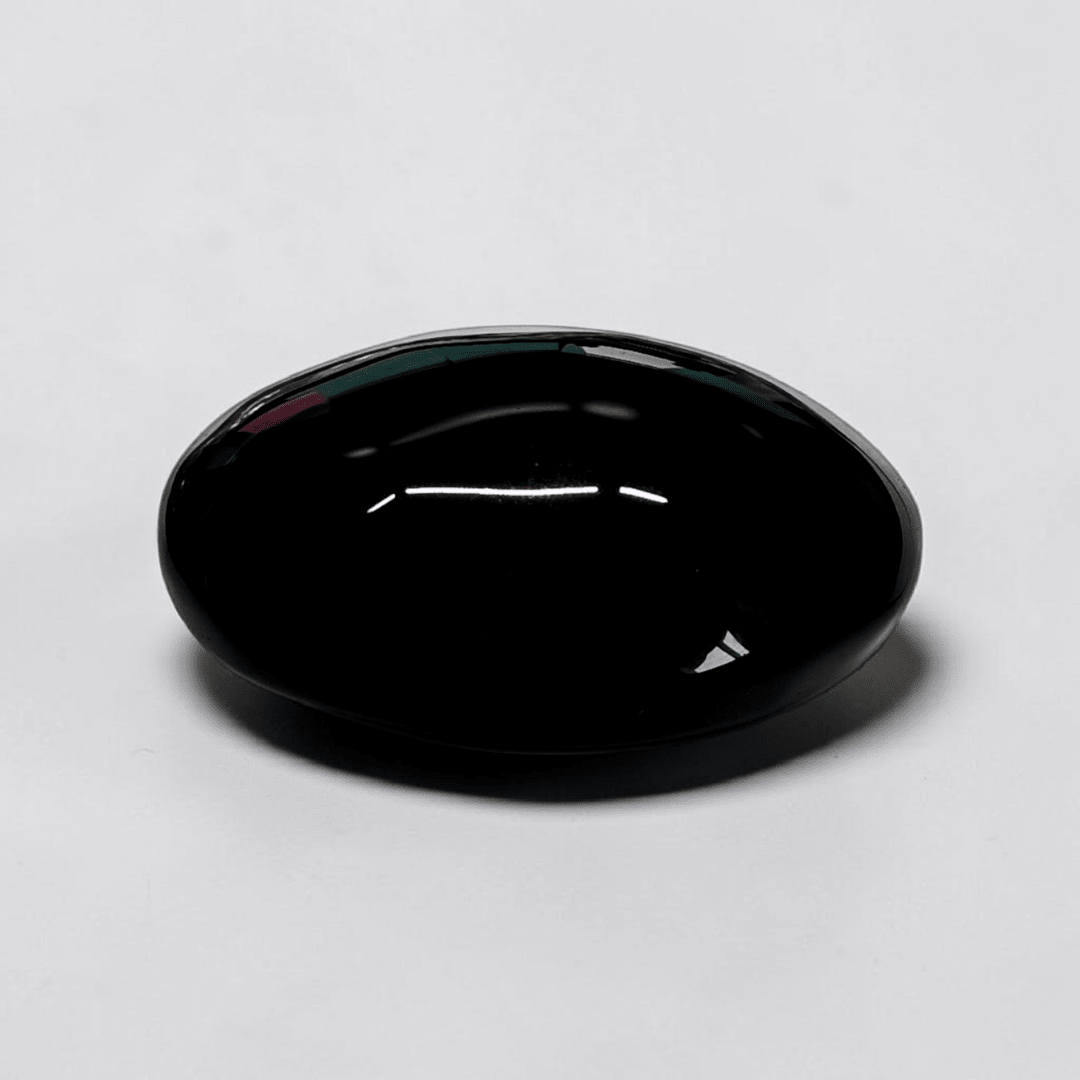 Pierre de méditation en obsidienne noire