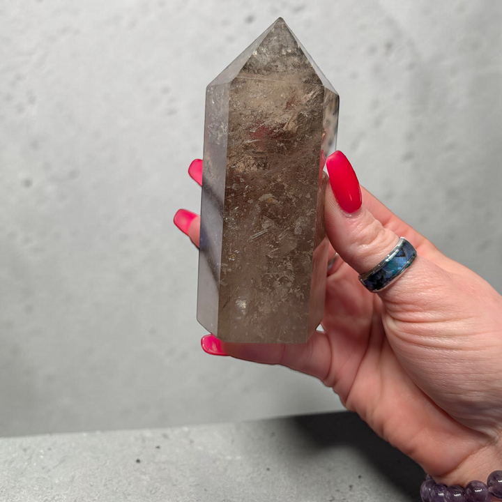 Tour de cristal de quartz fumé