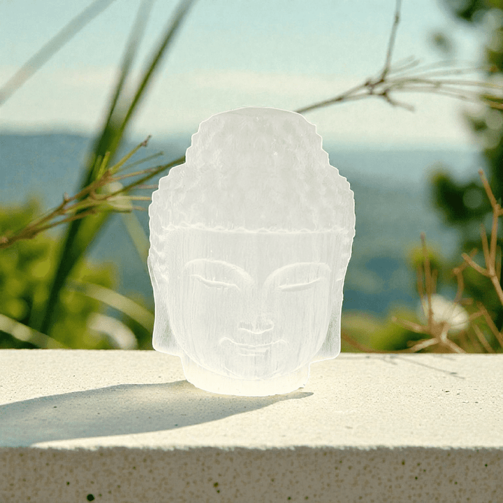 Petite tête de Bouddha en sélénite
