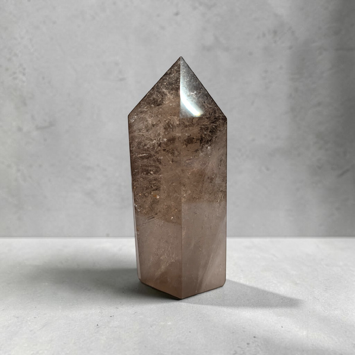 Tour de cristal de quartz fumé