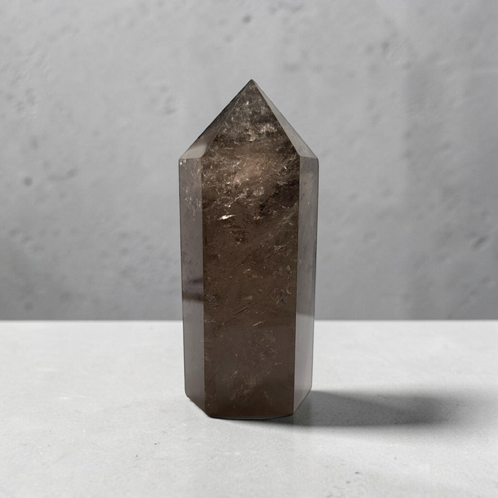 Tour de cristal de quartz fumé