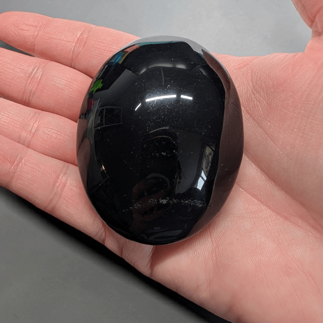 Pierre de palmier en obsidienne noire