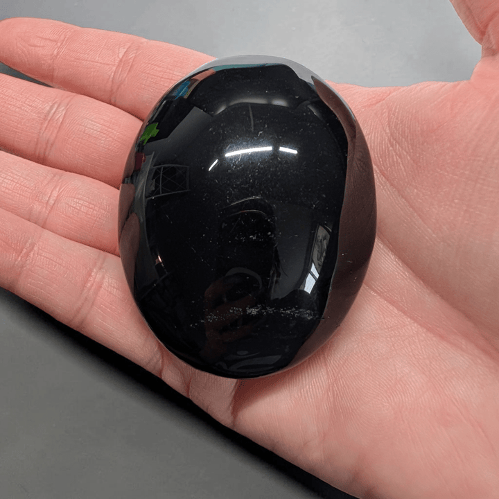Pierre de palmier en obsidienne noire