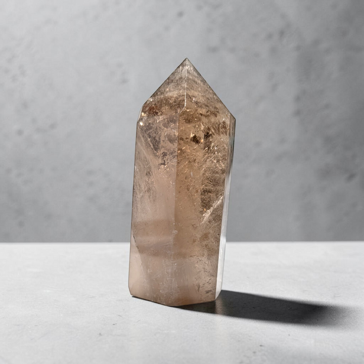 Tour de cristal de quartz fumé