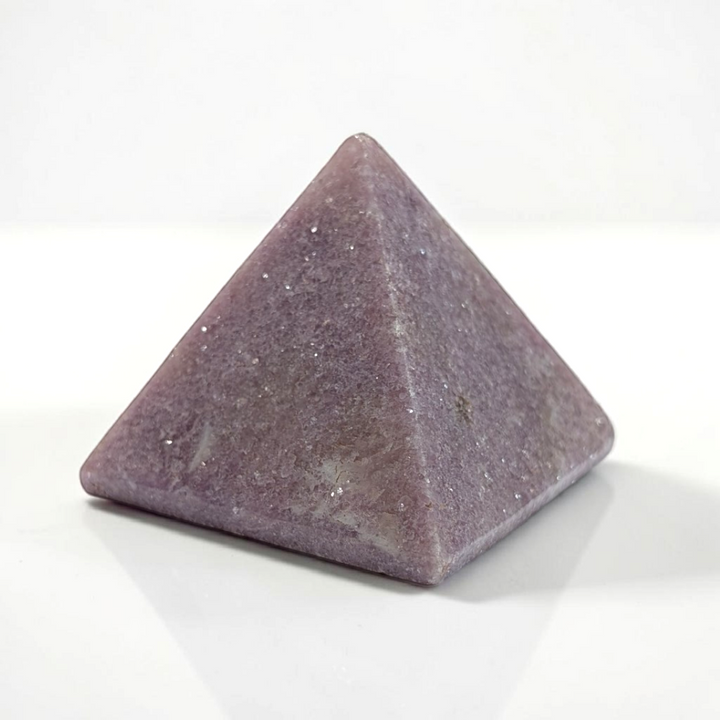 Pyramide en cristal de lépidolite