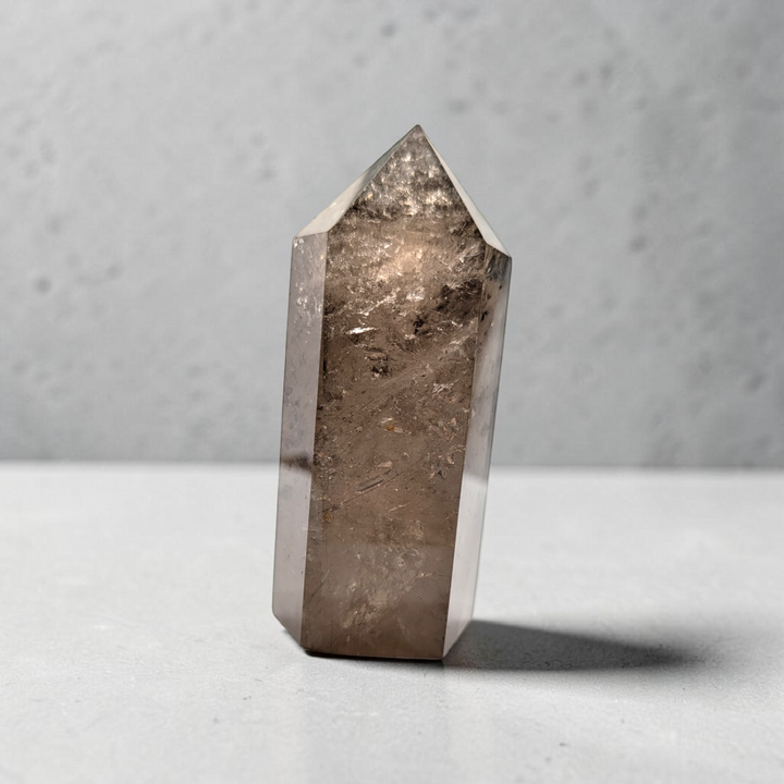 Tour de cristal de quartz fumé