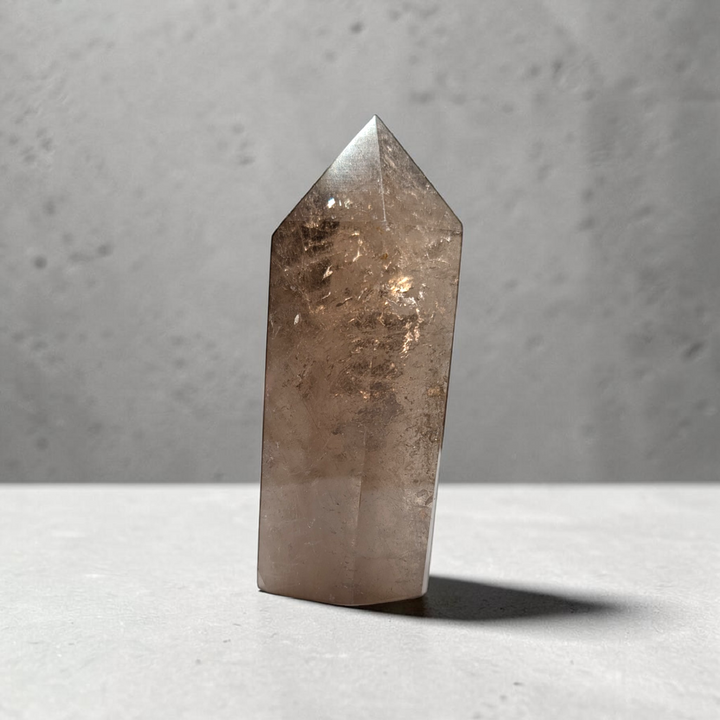 Tour de cristal de quartz fumé