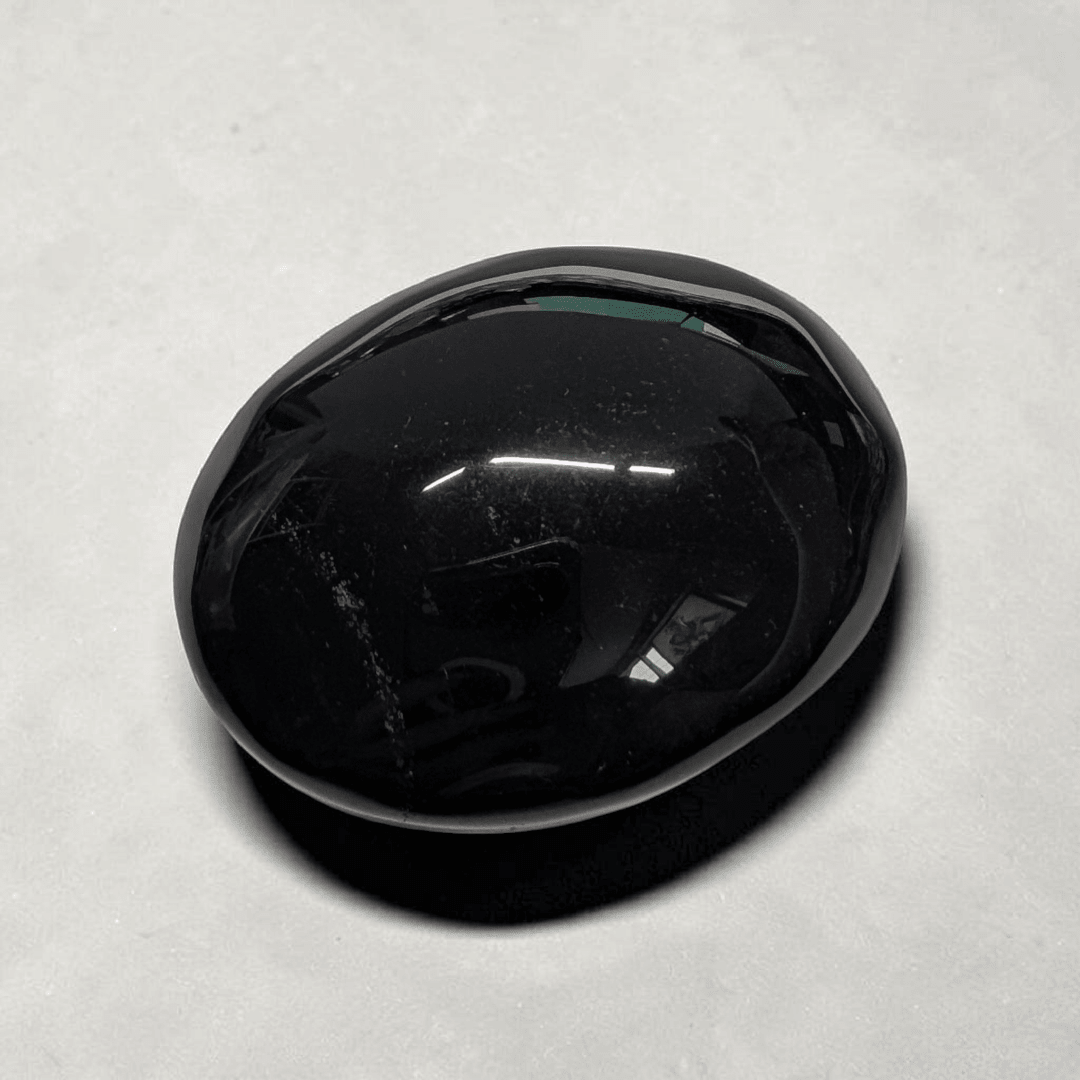 Pierre de palmier en obsidienne noire