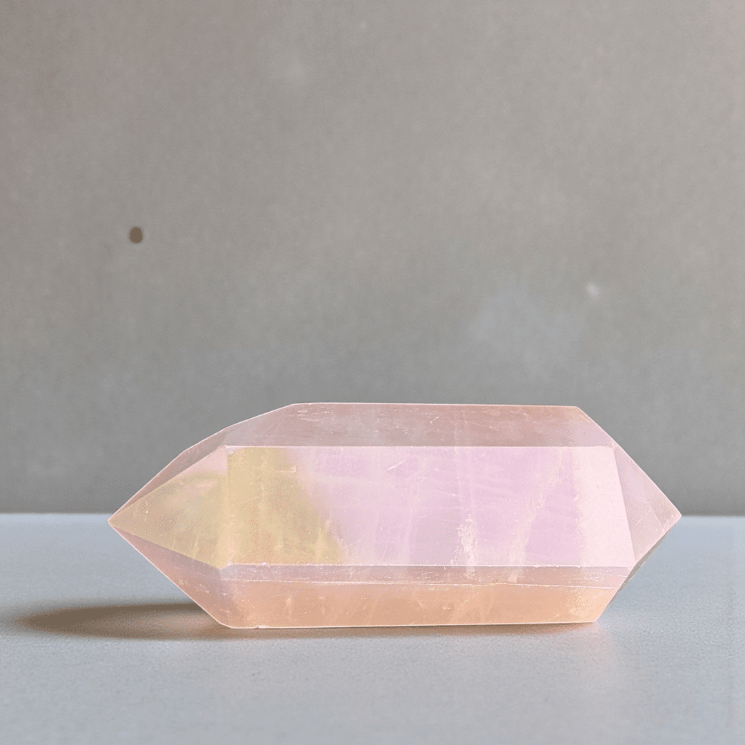 Pointe biterminée en quartz rose