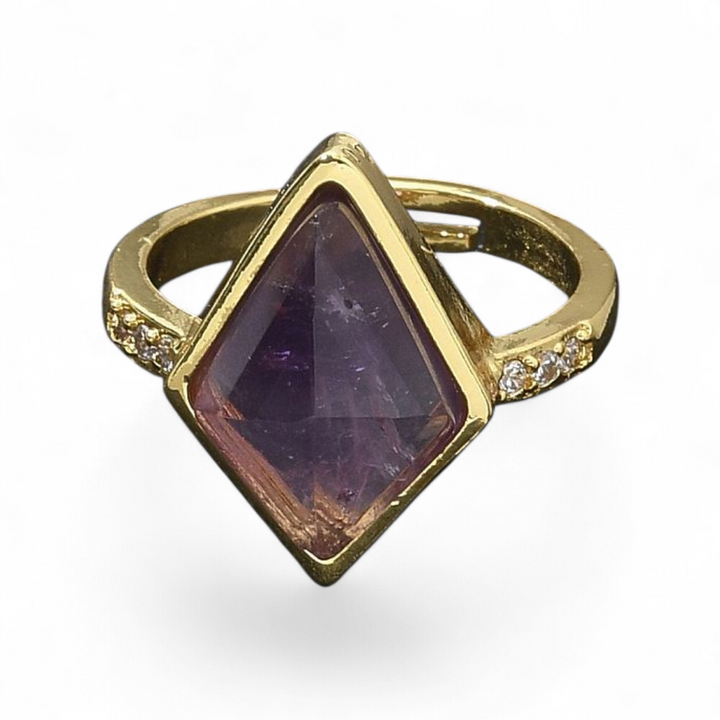 Bague en améthyste en forme de diamant