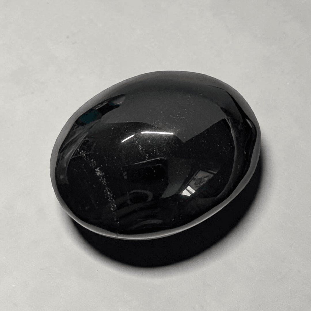 Pierre de palmier en obsidienne noire