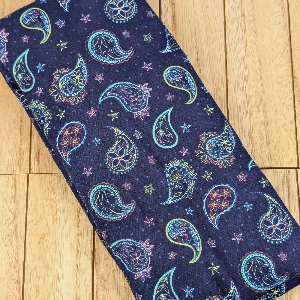 Weighted eye pillow with soothing aromatherapy