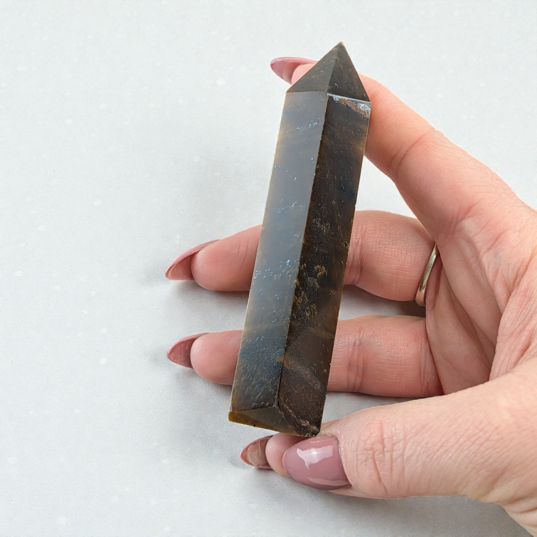 tiger’s eye is a solar plexus chakra crystal for confidence available at zen collection metaphysical store in Barrie 