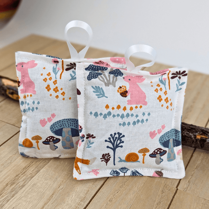Lavender-filled sachets for natural freshness and relaxation