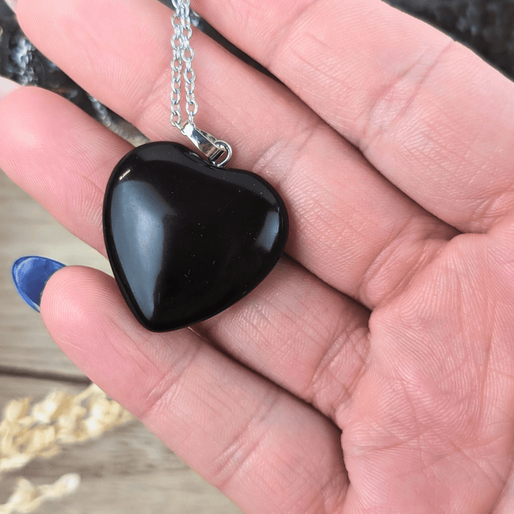 Collier coeur en obsidienne noire