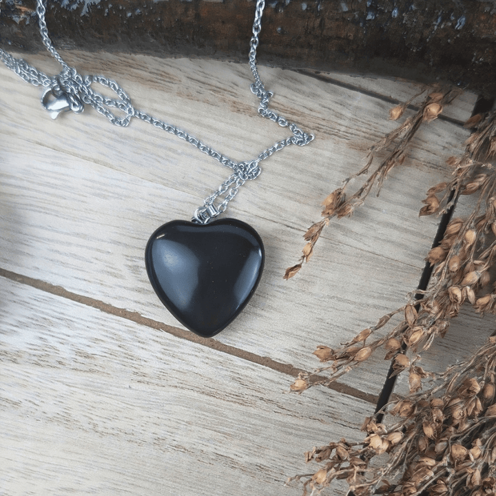Collier coeur en obsidienne noire
