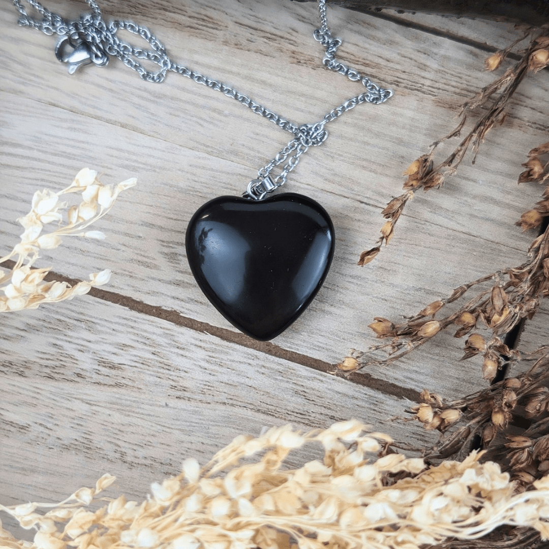 Collier coeur en obsidienne noire