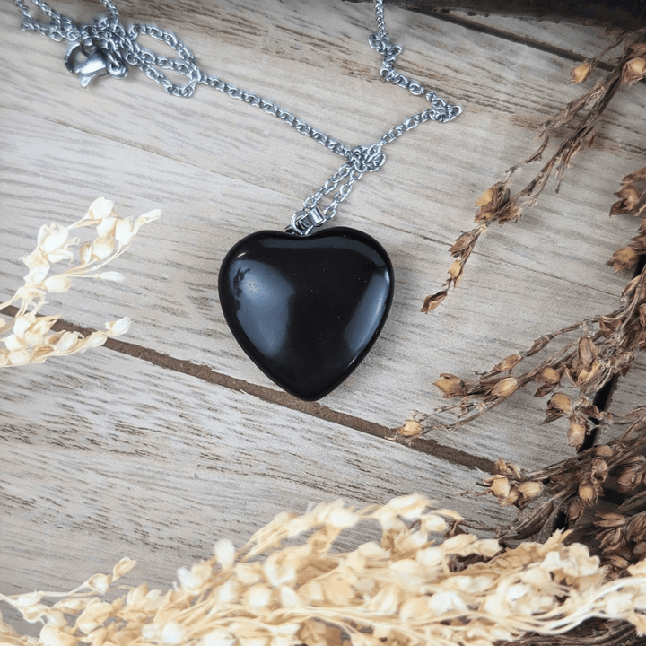 Collier coeur en obsidienne noire